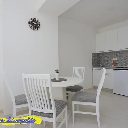 Apartament Apartmants Lungo Mare Živogošće